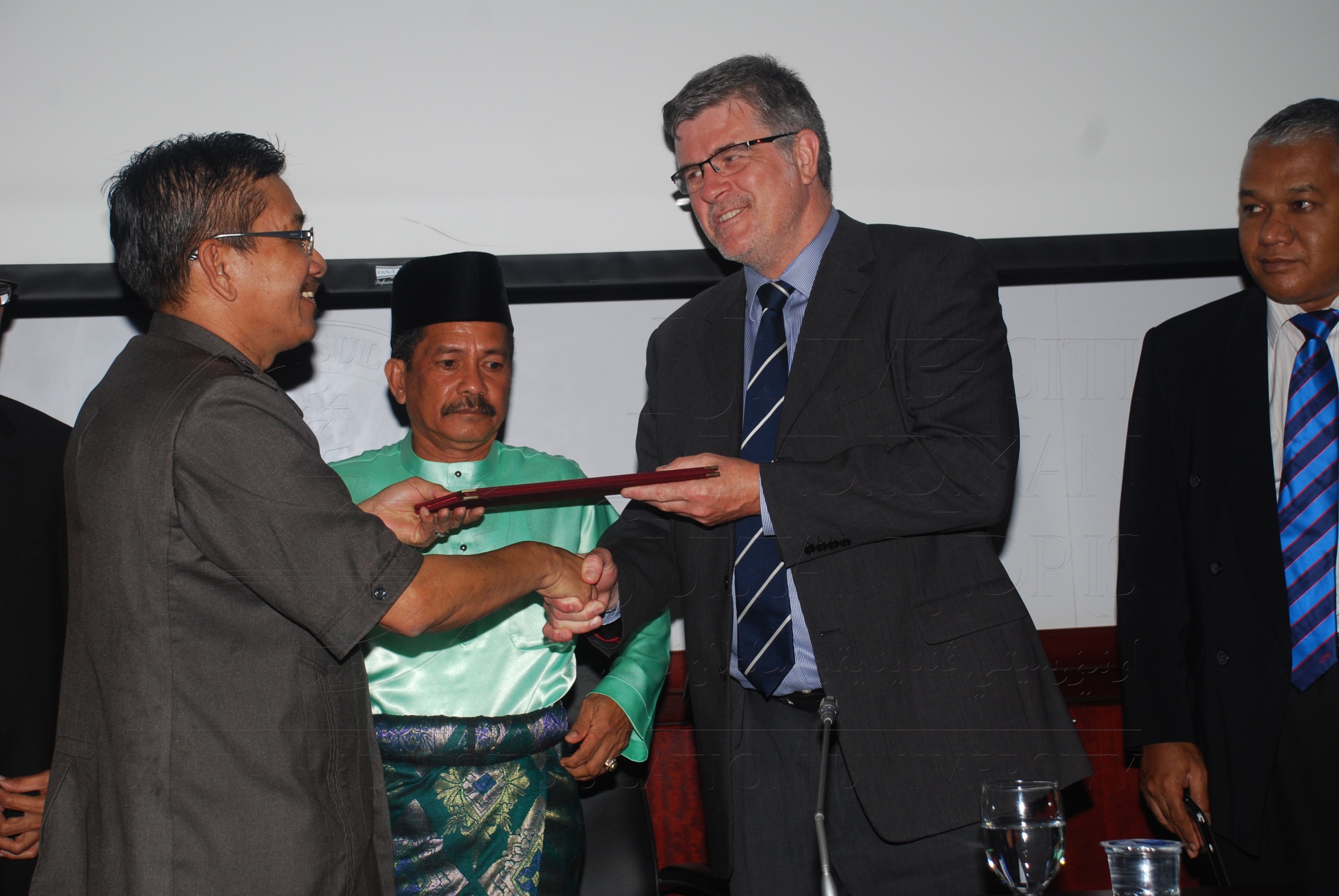 PRO15 134 LOI DSC 0663